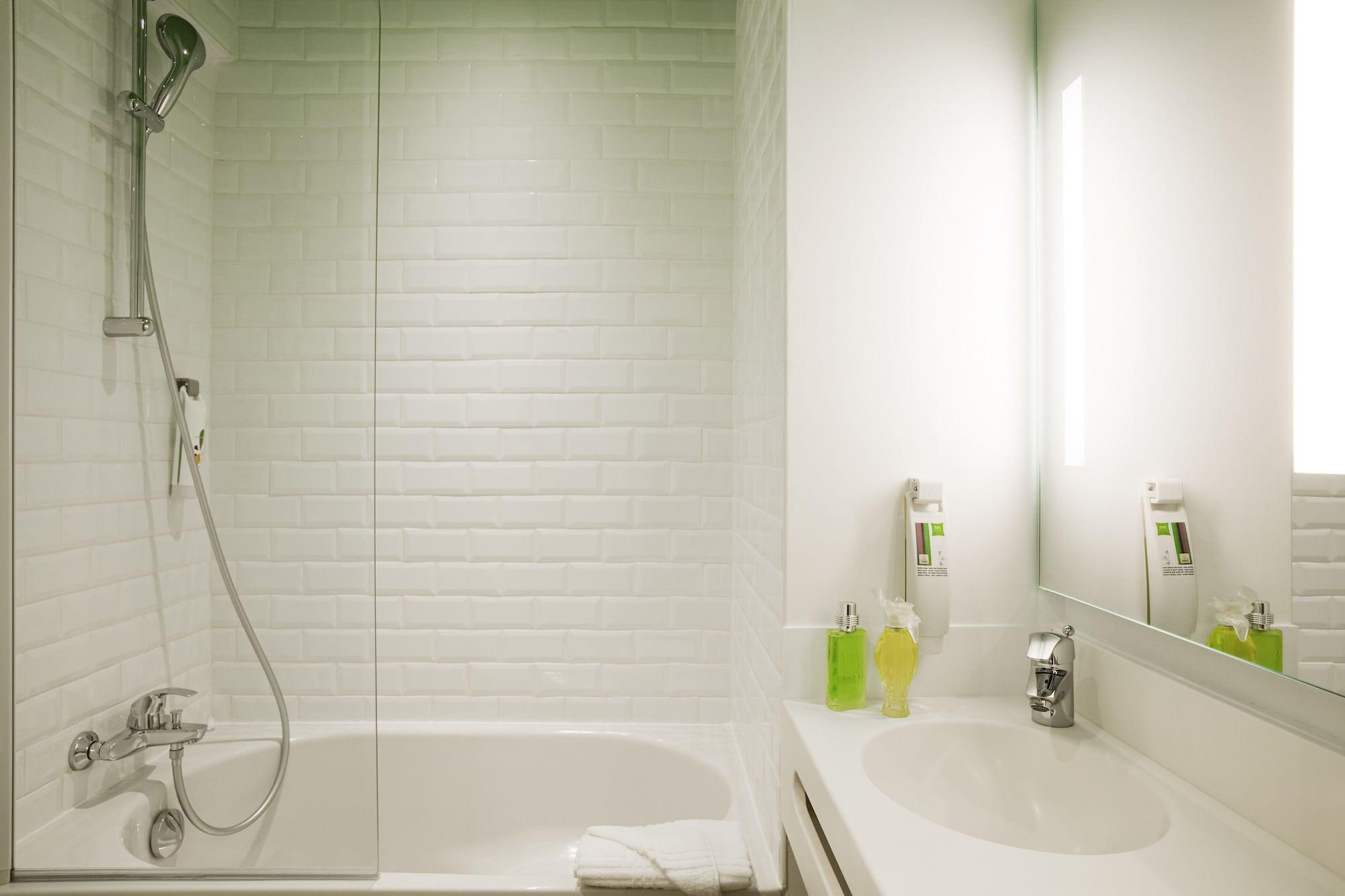 Ibis Styles Paris Buttes Chaumont Hotel Exterior foto