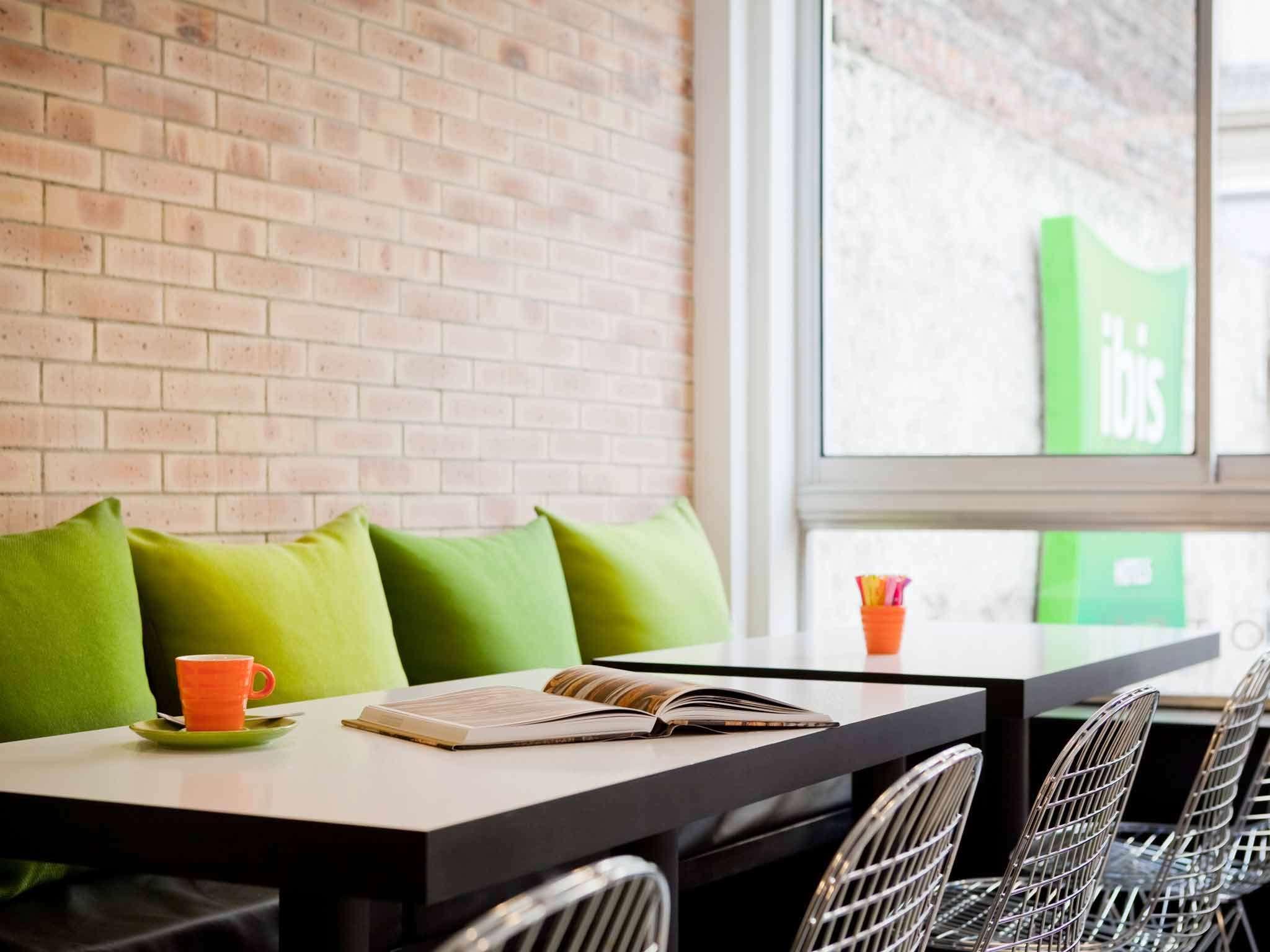 Ibis Styles Paris Buttes Chaumont Hotel Exterior foto